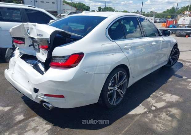 BMW 330
