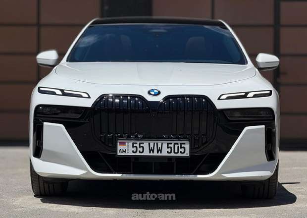 BMW 740 2023 — լուսանկար 2