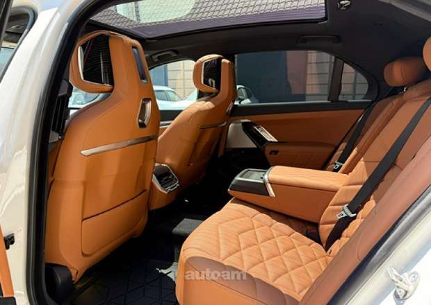 BMW 740 2023 — լուսանկար 7