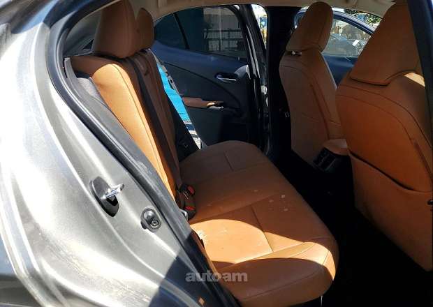 Lexus UX 200