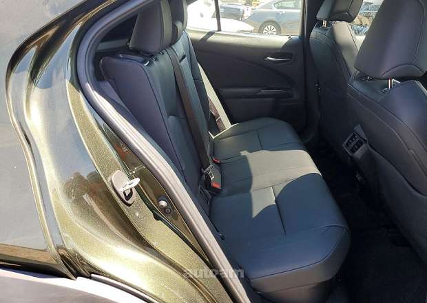 Lexus UX 200