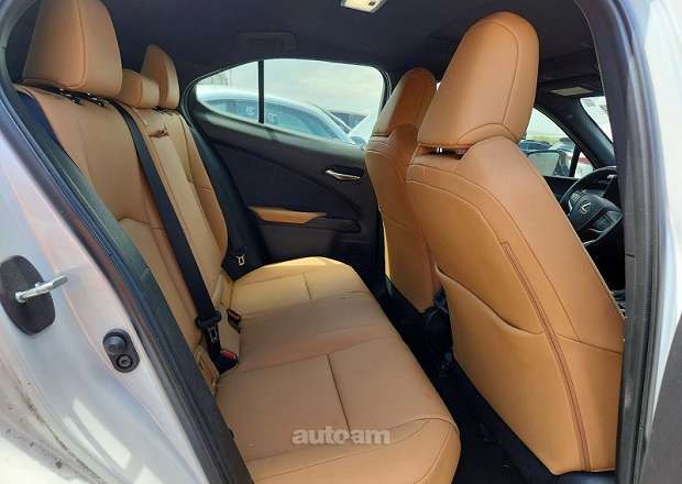 Lexus UX 200
