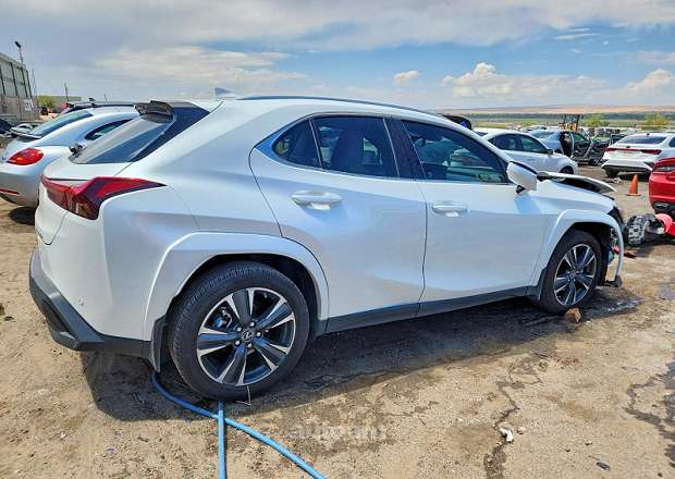 Lexus UX 200