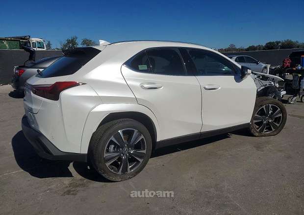 Lexus UX 200