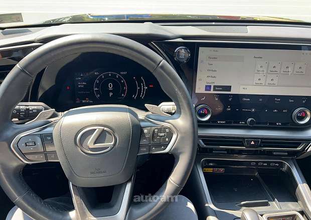 Lexus TX
