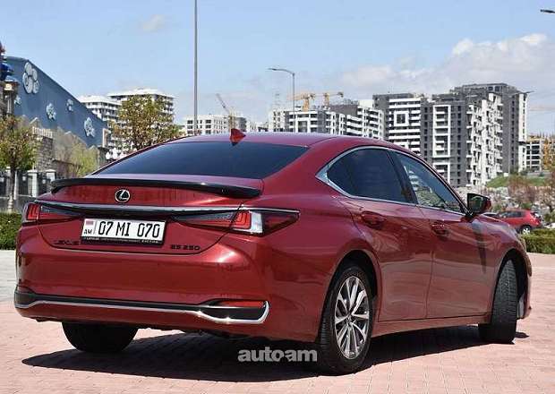 Lexus ES 200 2022 — photo 5