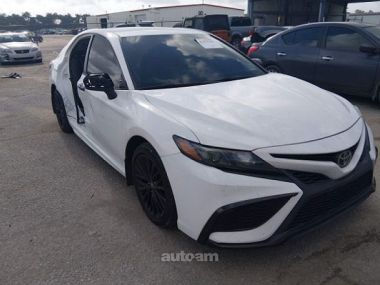 Toyota Camry  2021 