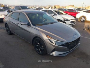 Hyundai Elantra  2021 