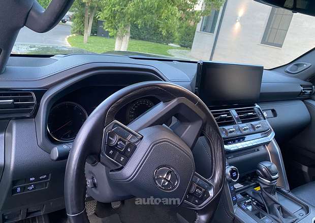 Toyota Land Cruiser 300