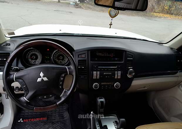 Mitsubishi Pajero 2011 — լուսանկար 6