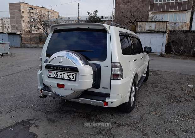 Mitsubishi Pajero 2011 — լուսանկար 3