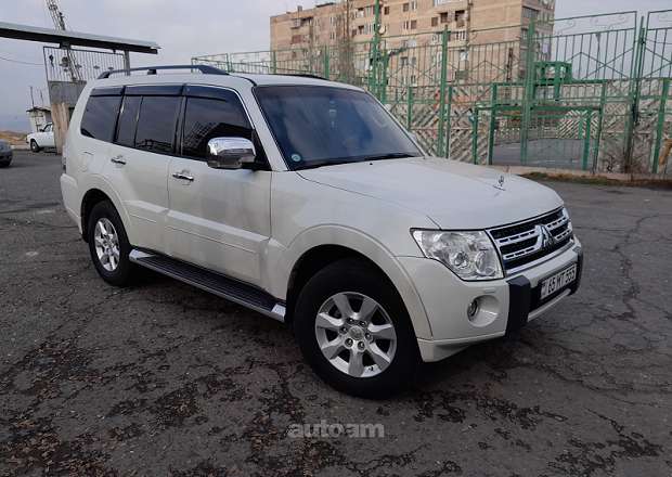 Mitsubishi Pajero 2011 — լուսանկար 2