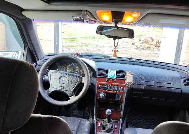 Mercedes-Benz 180