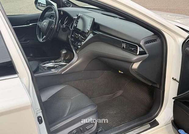 Toyota Camry 2021 — photo 6