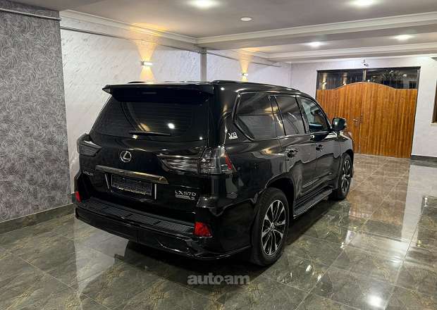 Lexus LX 570