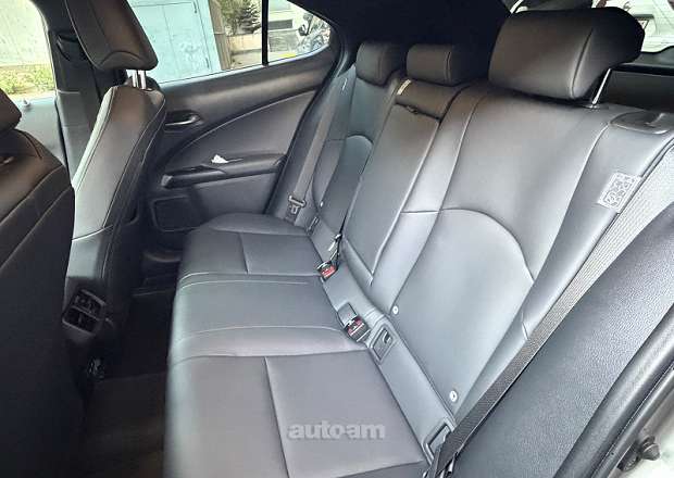 Lexus UX 200