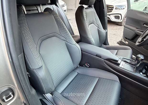 Lexus UX 200