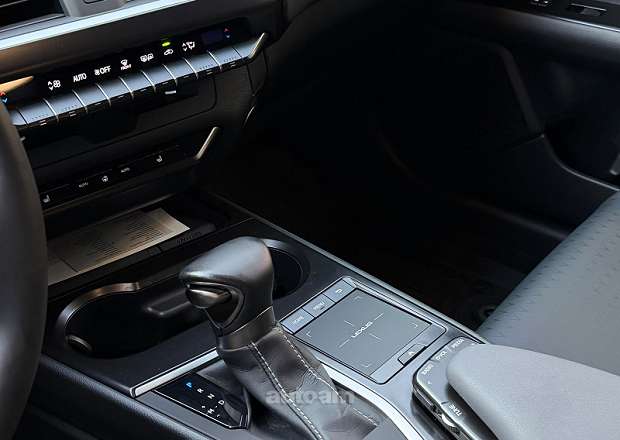 Lexus UX 200