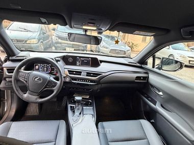 Lexus UX 200  2022 