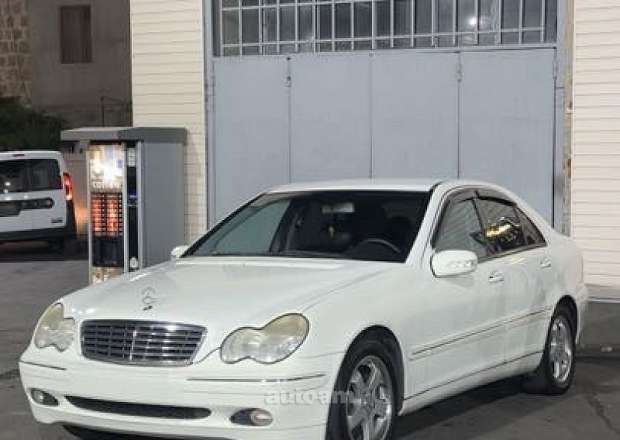 Mercedes-Benz C 240 2004 — լուսանկար 1
