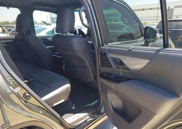 Lexus LX 600