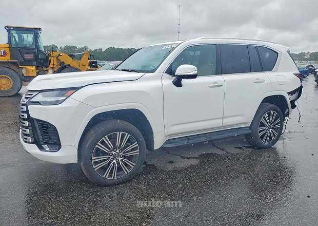 Lexus LX 700