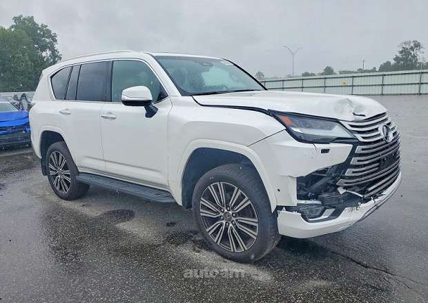 Lexus LX 700