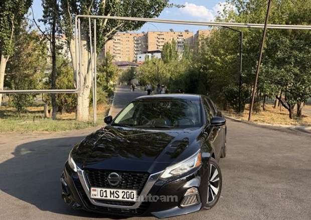 Nissan Altima