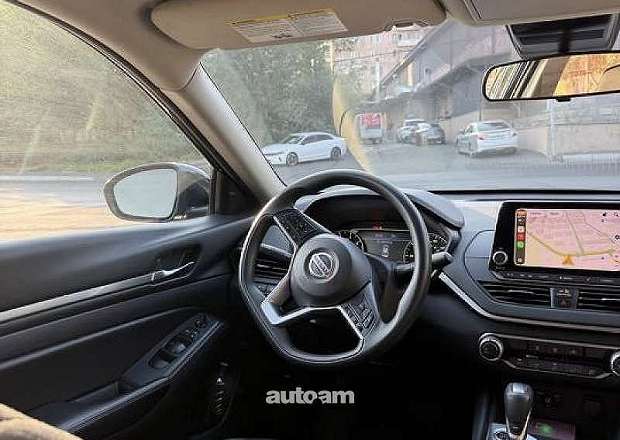 Nissan Altima 2022 — լուսանկար 11