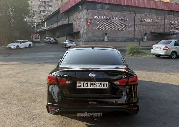 Nissan Altima