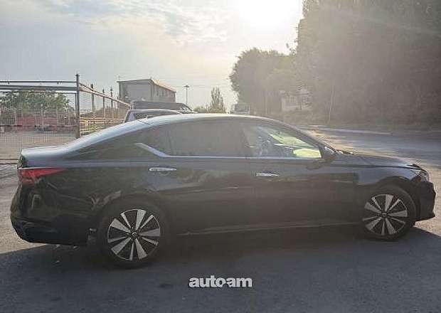Nissan Altima 2022 — լուսանկար 6