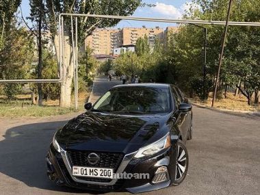 Nissan Altima  2022 