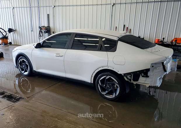 Kia K4