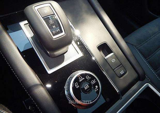 Mitsubishi Outlander 2022 — լուսանկար 9