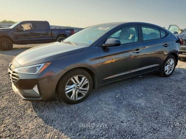 Hyundai Elantra  2020 