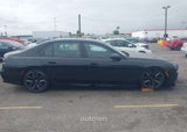 BMW i7