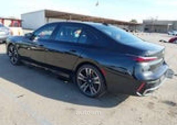 BMW i7