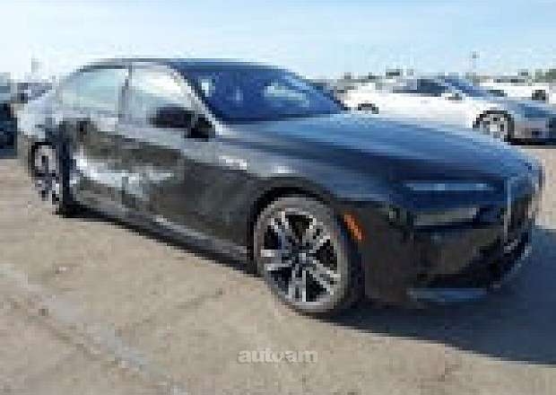 BMW i7