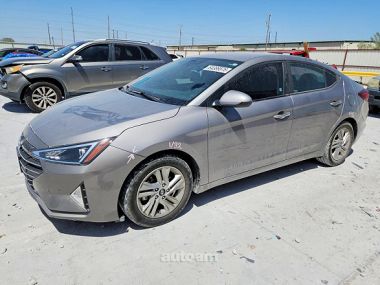 Hyundai Elantra  2020 