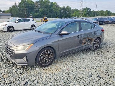 Hyundai Elantra  2020 