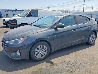 Hyundai Elantra  2021 