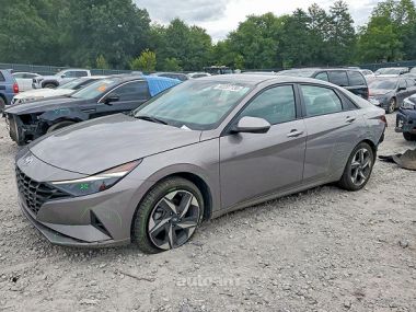 Hyundai Elantra  2023 