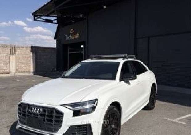 Audi Q8 2022 — լուսանկար 1