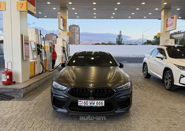 BMW M8 2020 — photo 1
