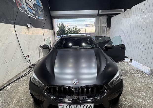 BMW M8