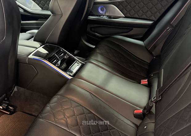 BMW M8