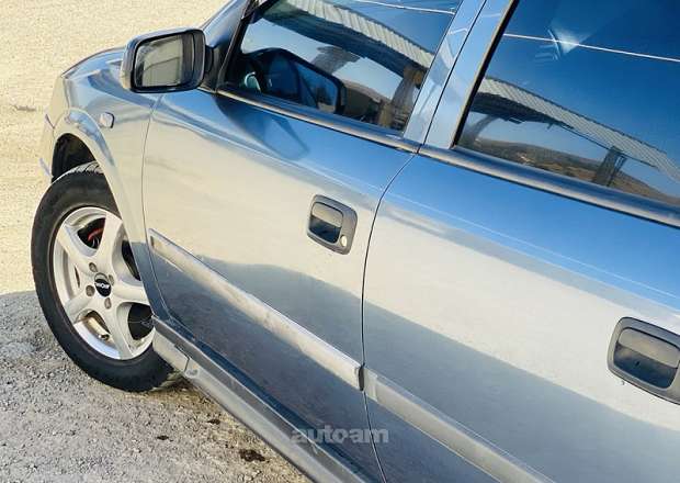Opel Astra 1998 — լուսանկար 1