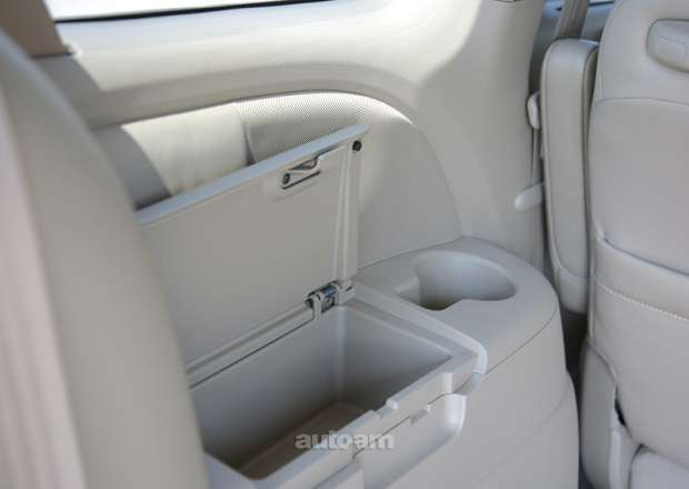 Honda Odyssey 2006 — լուսանկար 12