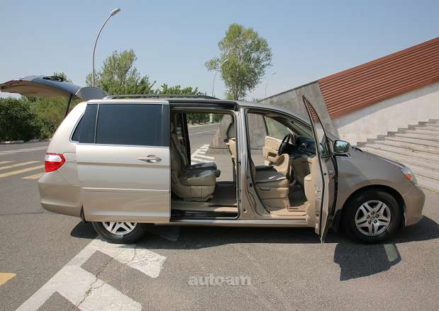Honda Odyssey 2006 — լուսանկար 3