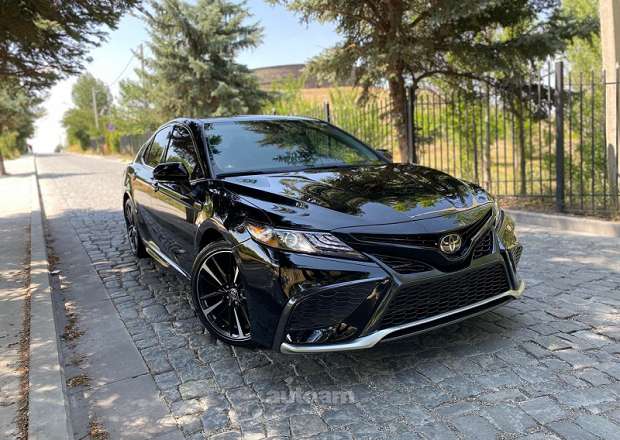 Toyota Camry 2020 — фото 1
